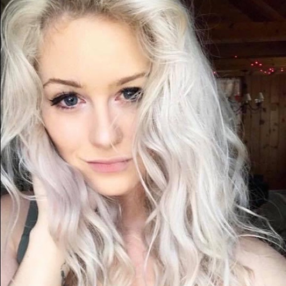 Meet your Posher, Cynthia - Picture 1 of 1